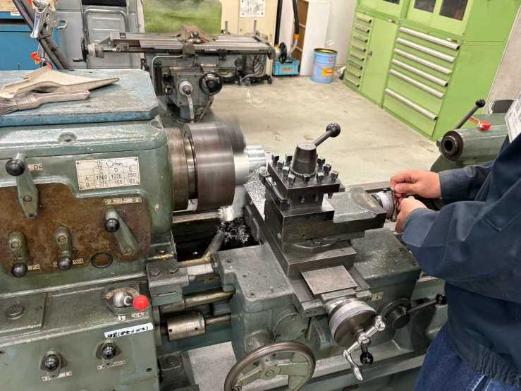 機体構造班の作業